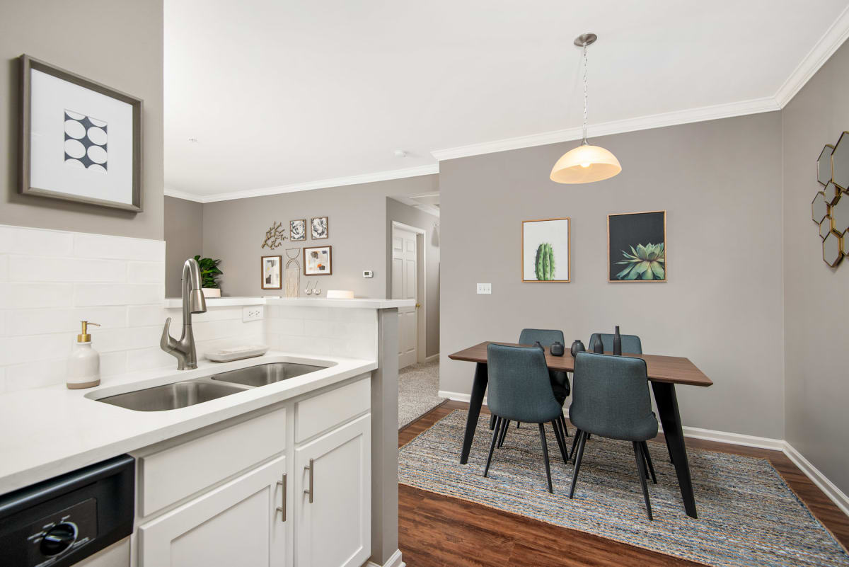 Apartments for Rent in Naperville, IL Thornberry Woods