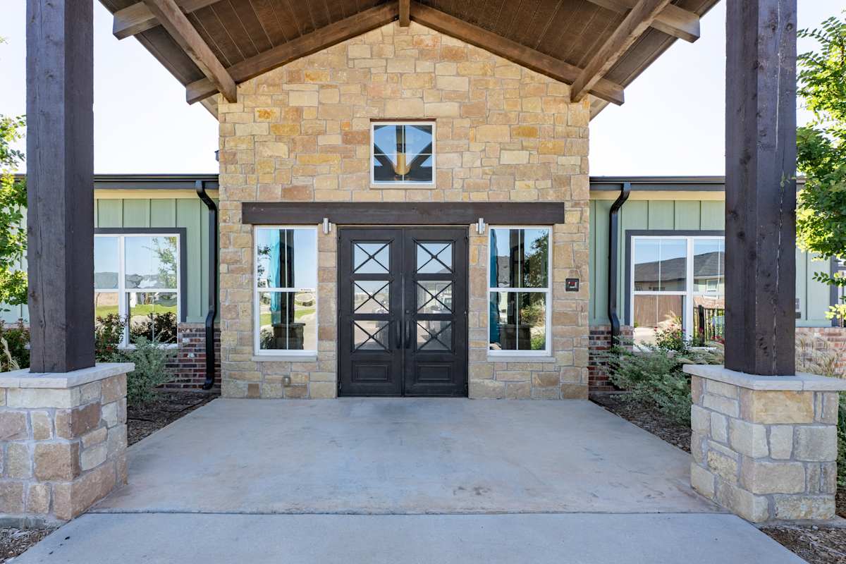 Virtu on Denali clubhouse exterior entry - Abilene, TX