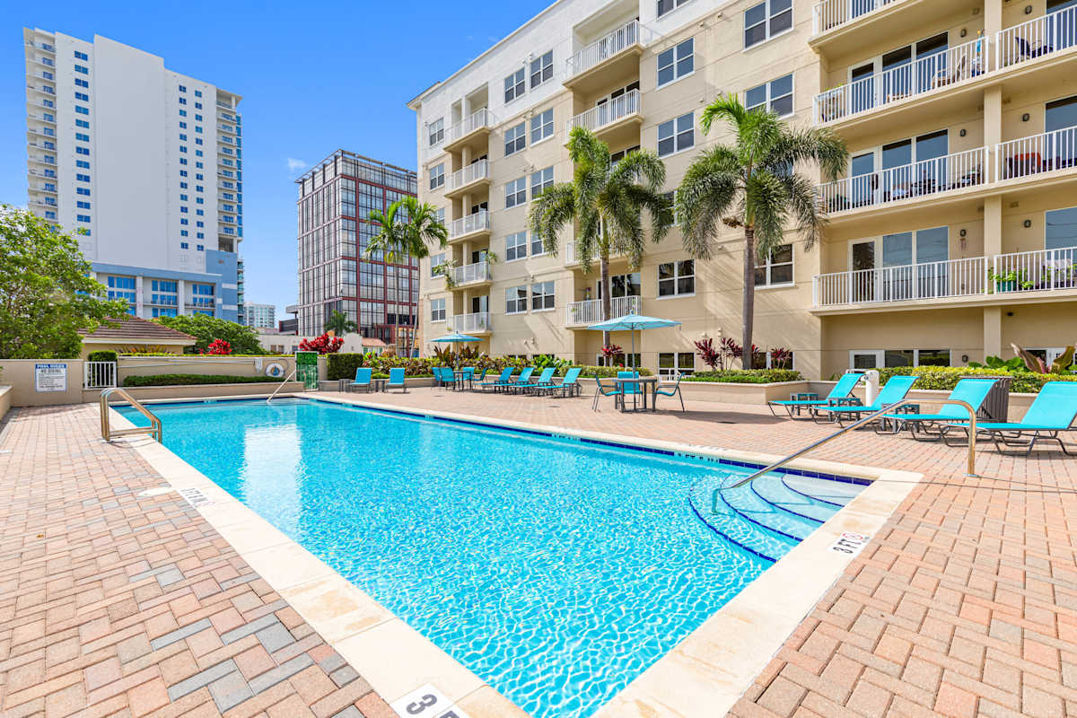Evernia Place pool area and sun deck - West Palm Beach, FL