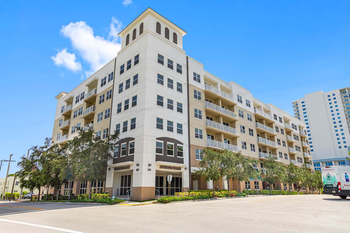 Evernia Place apartment building exterior - West Palm Beach, FL