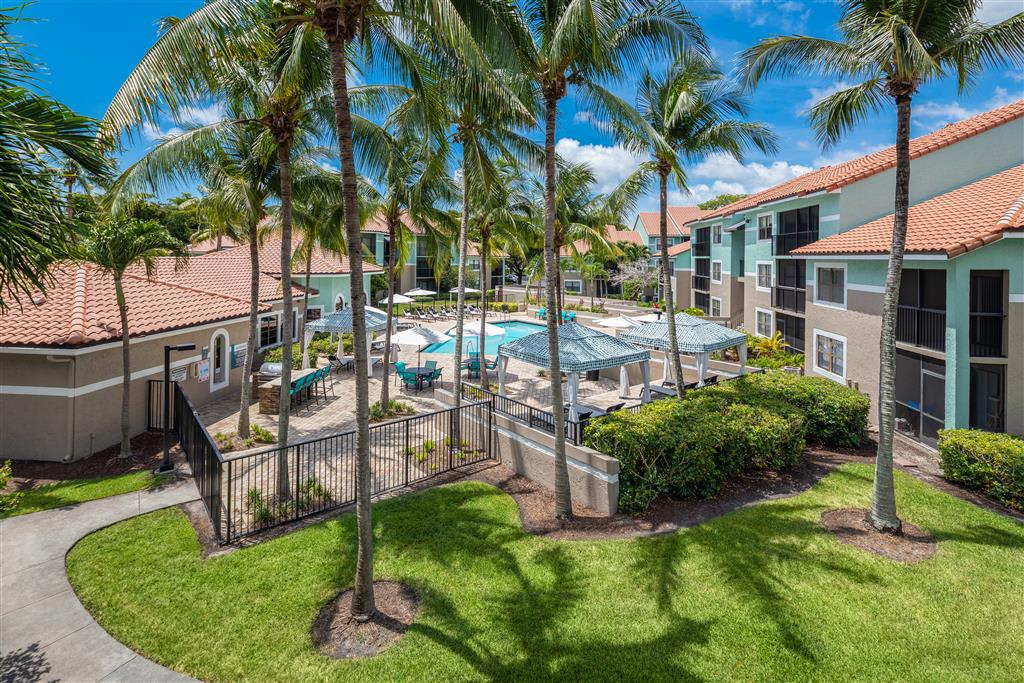 Alvista Hollywood tropical community view - Hollywood, FL