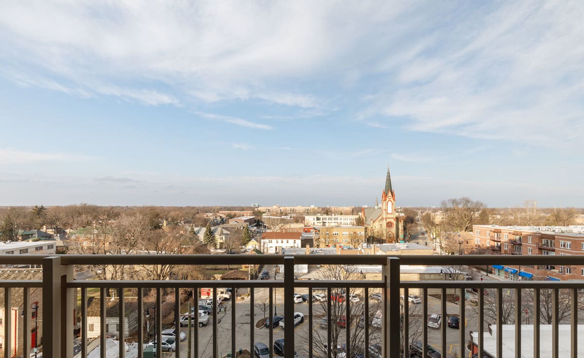 Highpoint at 8000 North one-bedroom apartment living area - Skokie, IL