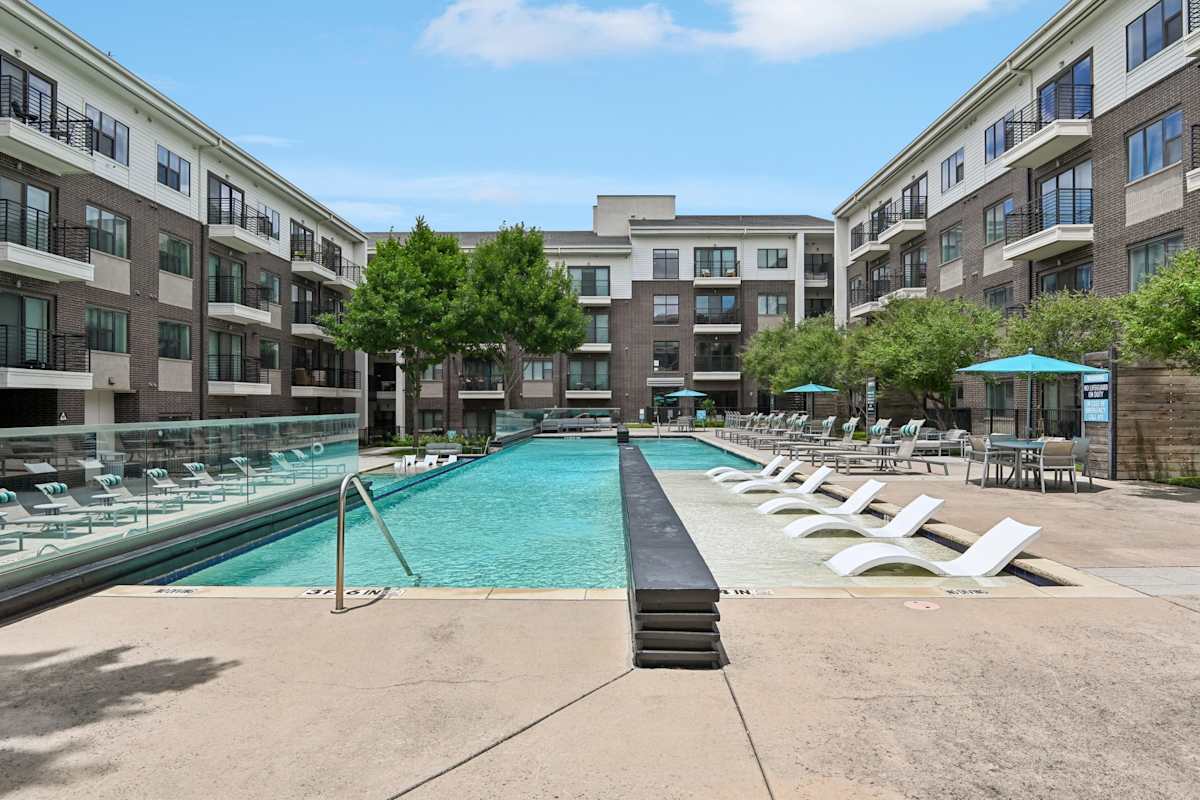 Markethaus 3700 pool deck with umbrellas - Plano, TX