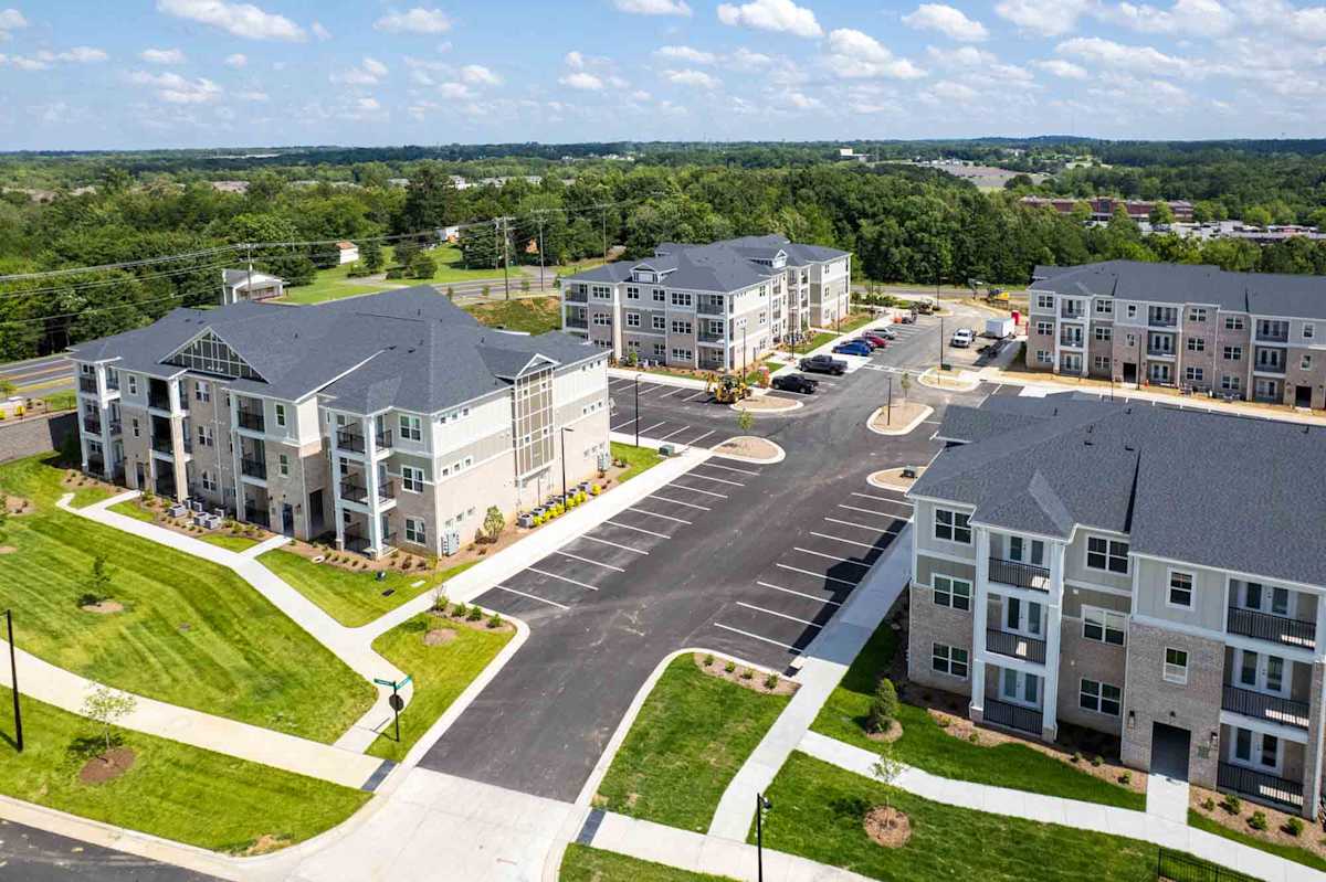 Nexus 485 community aerial with parking and landscaping - Charlotte, NC