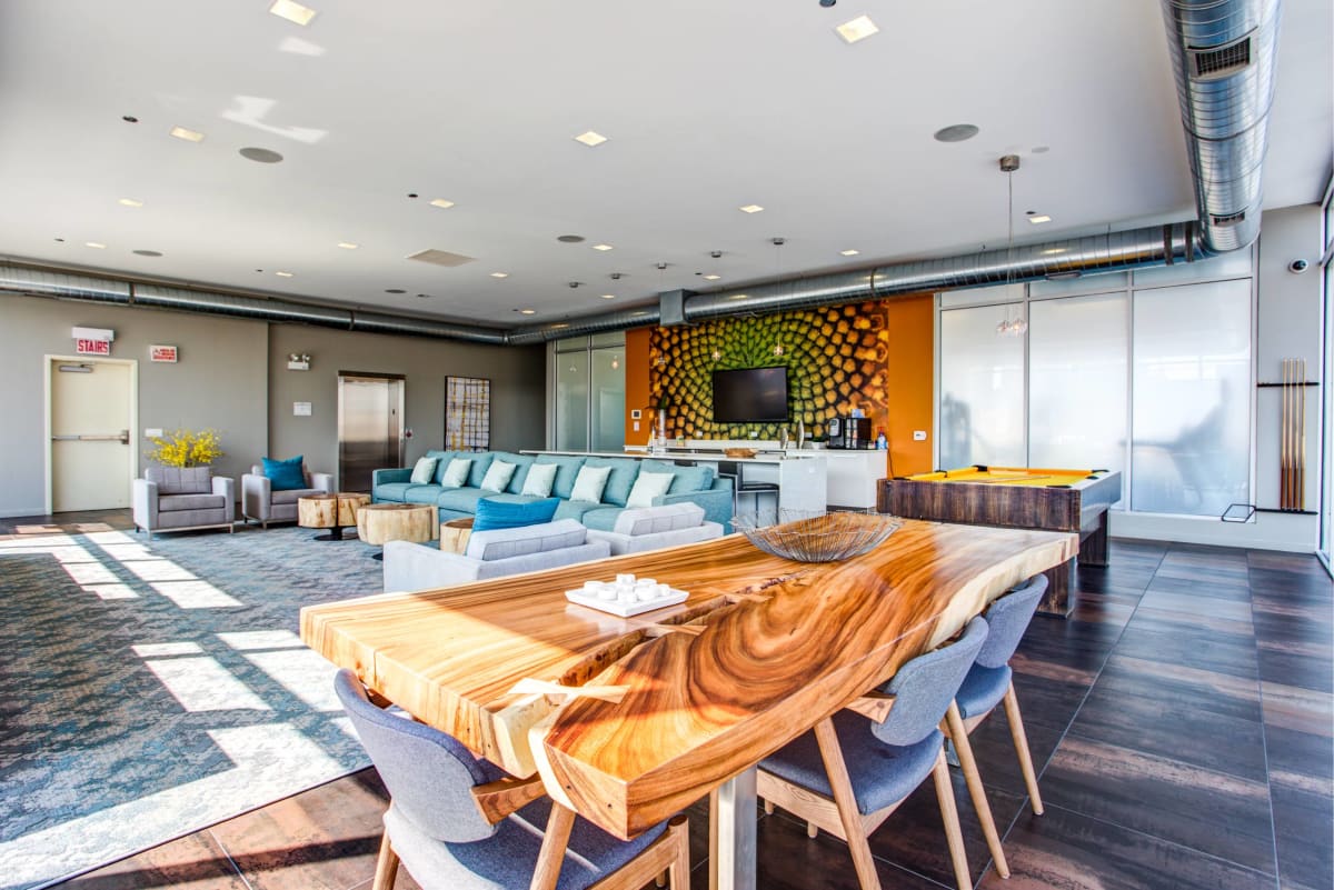 13thirteen Randolph Street Lofts living and dining area - Chicago, IL