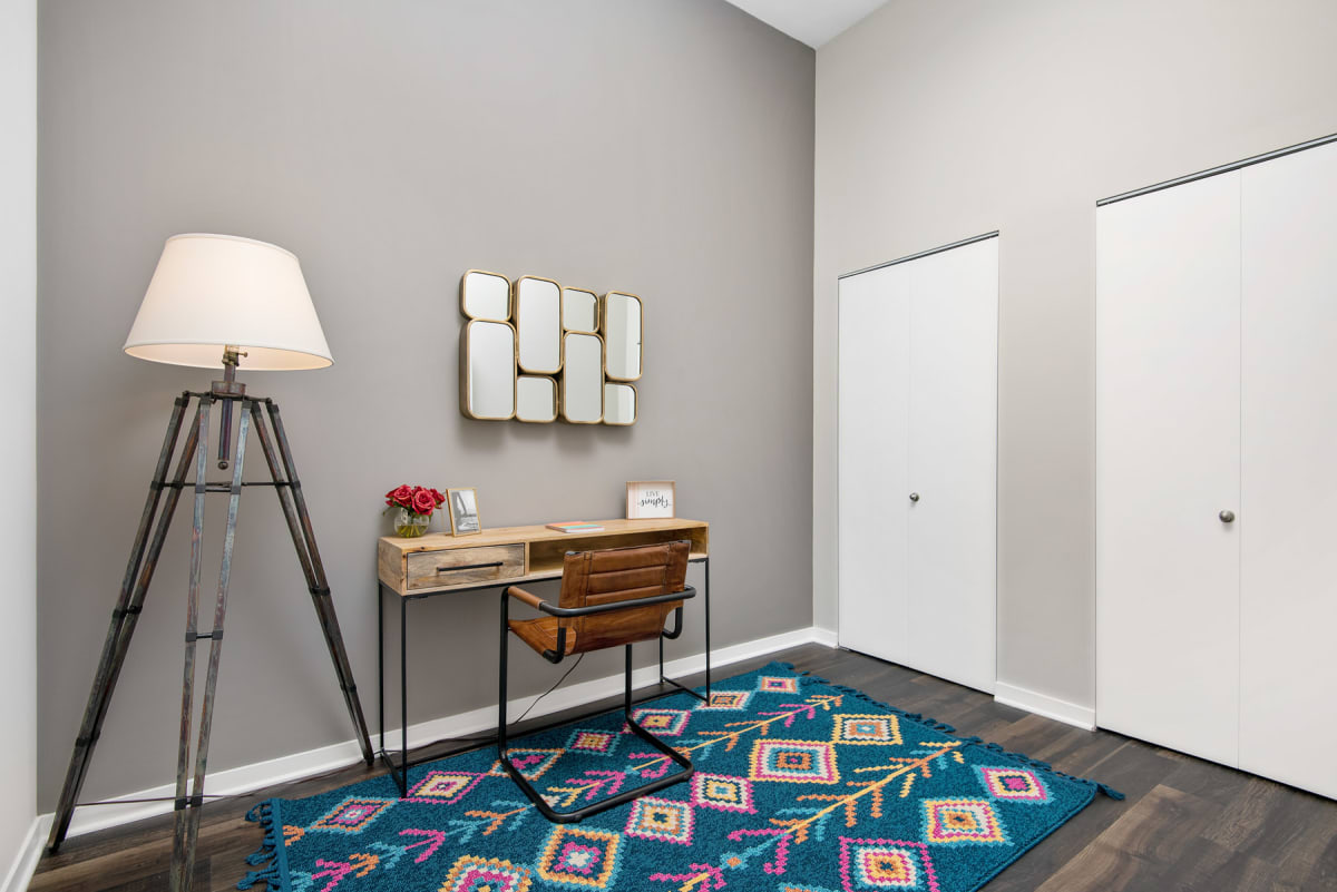 13thirteen Randolph Street Lofts home office nook - Chicago, IL