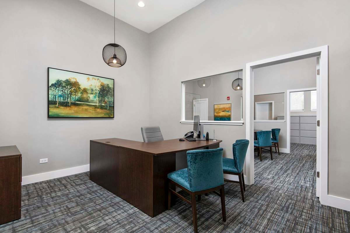 The Retreat at Seven Bridges leasing office - Woodridge, IL
