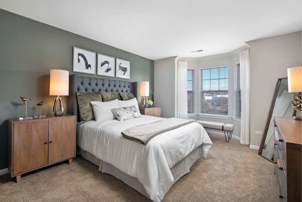 The Retreat at Seven Bridges bedroom - Woodridge, IL