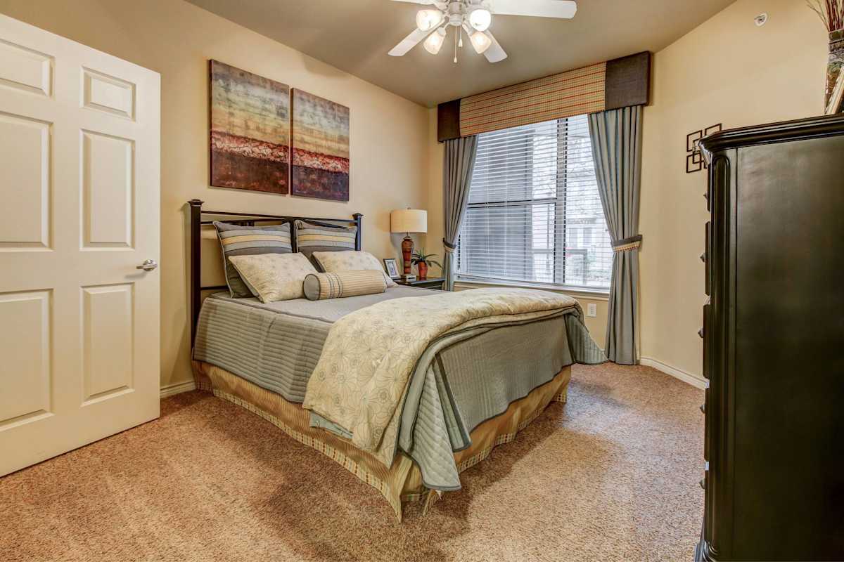 HemisView Village bedroom with 9-foot ceilings - San Antonio, TX