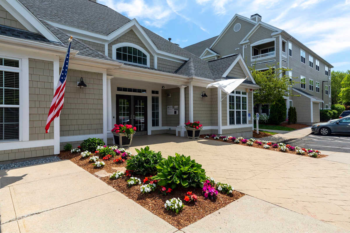 Hawthorne Commons clubhouse and leasing office entry - Salem, MA