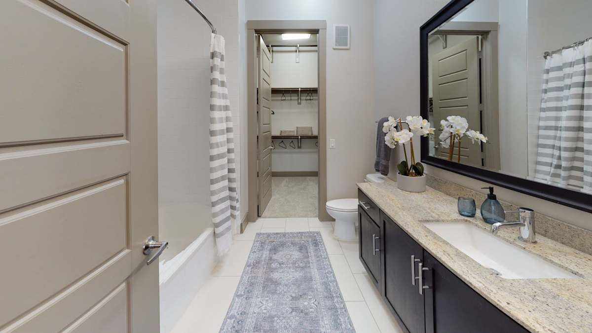 L2 Uptown bathroom and walk-in closet area - Dallas, TX