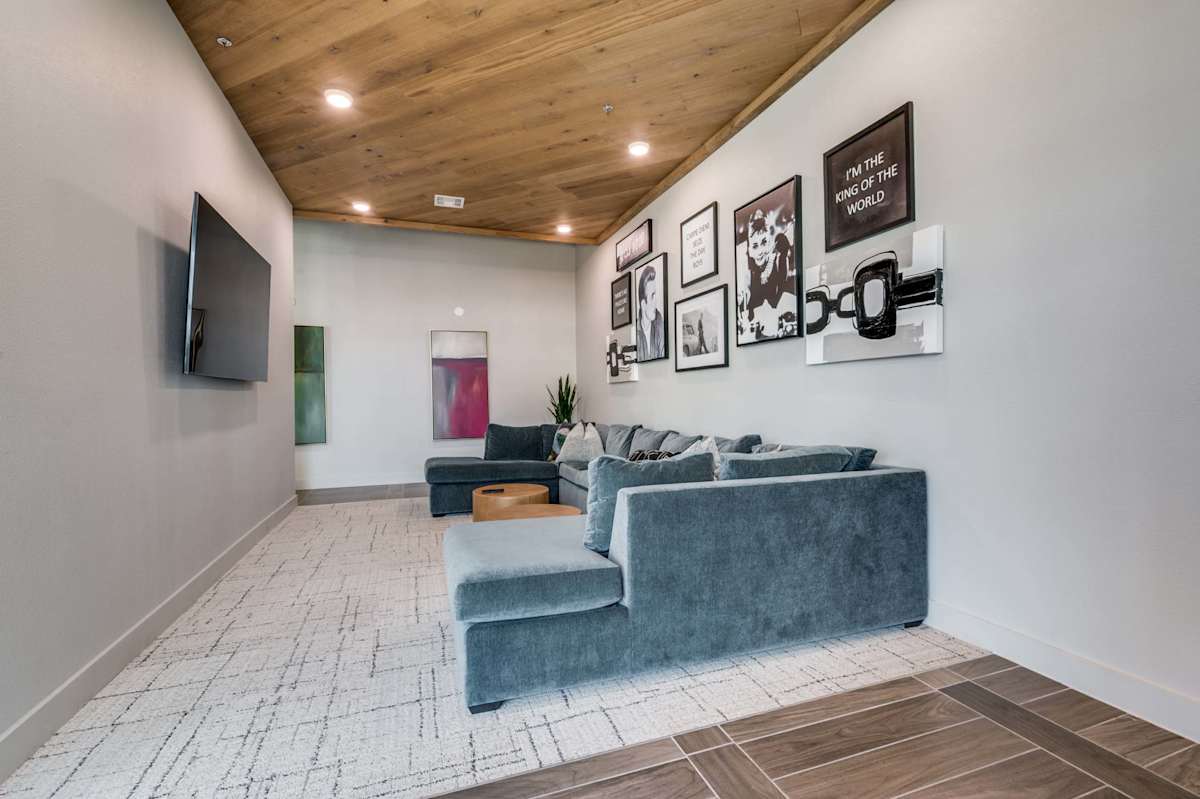 Sovereign Hometown apartment photo