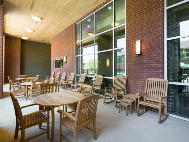 High Point Senior Living outdoor patio dining area - Dallas, TX