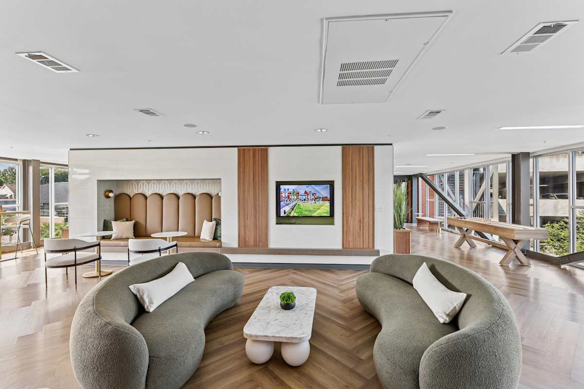 The Flats at Taylor Place clubroom lounge area - Nashville, TN