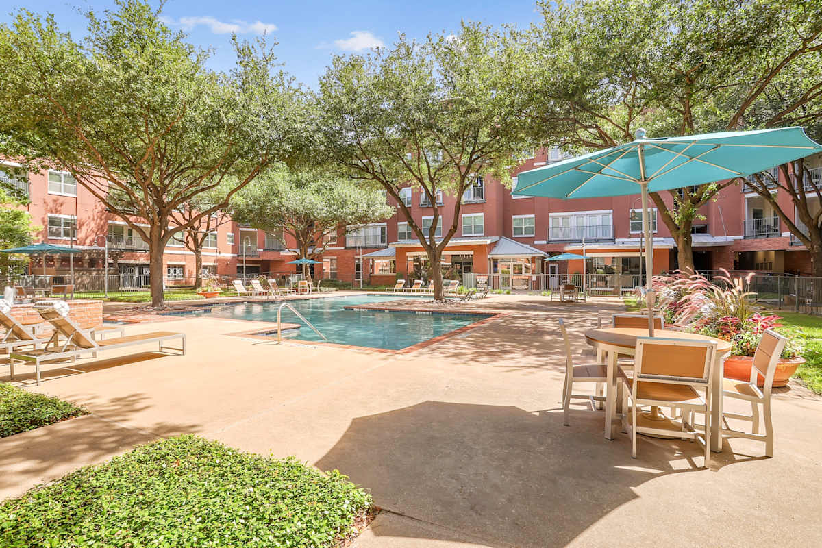 5225 Maple Apts apartment photo