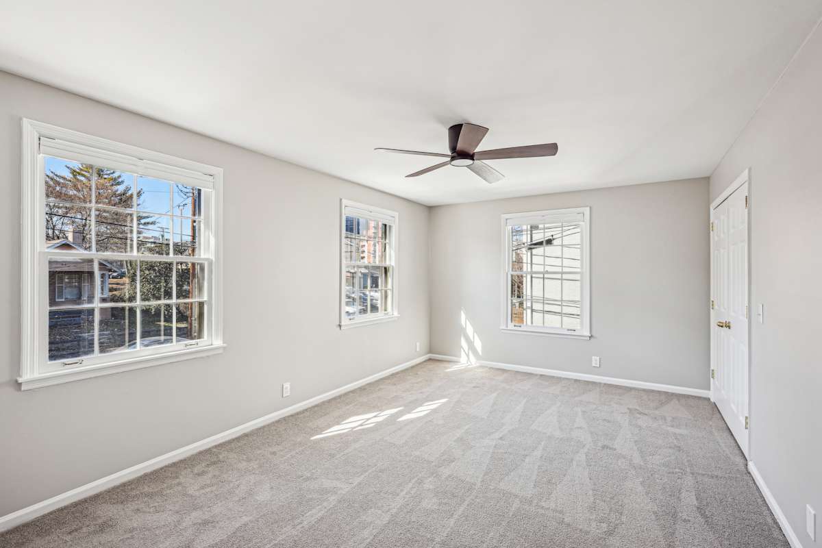 118 30th Ave room with ceiling fan and multiple windows - Nashville, TN