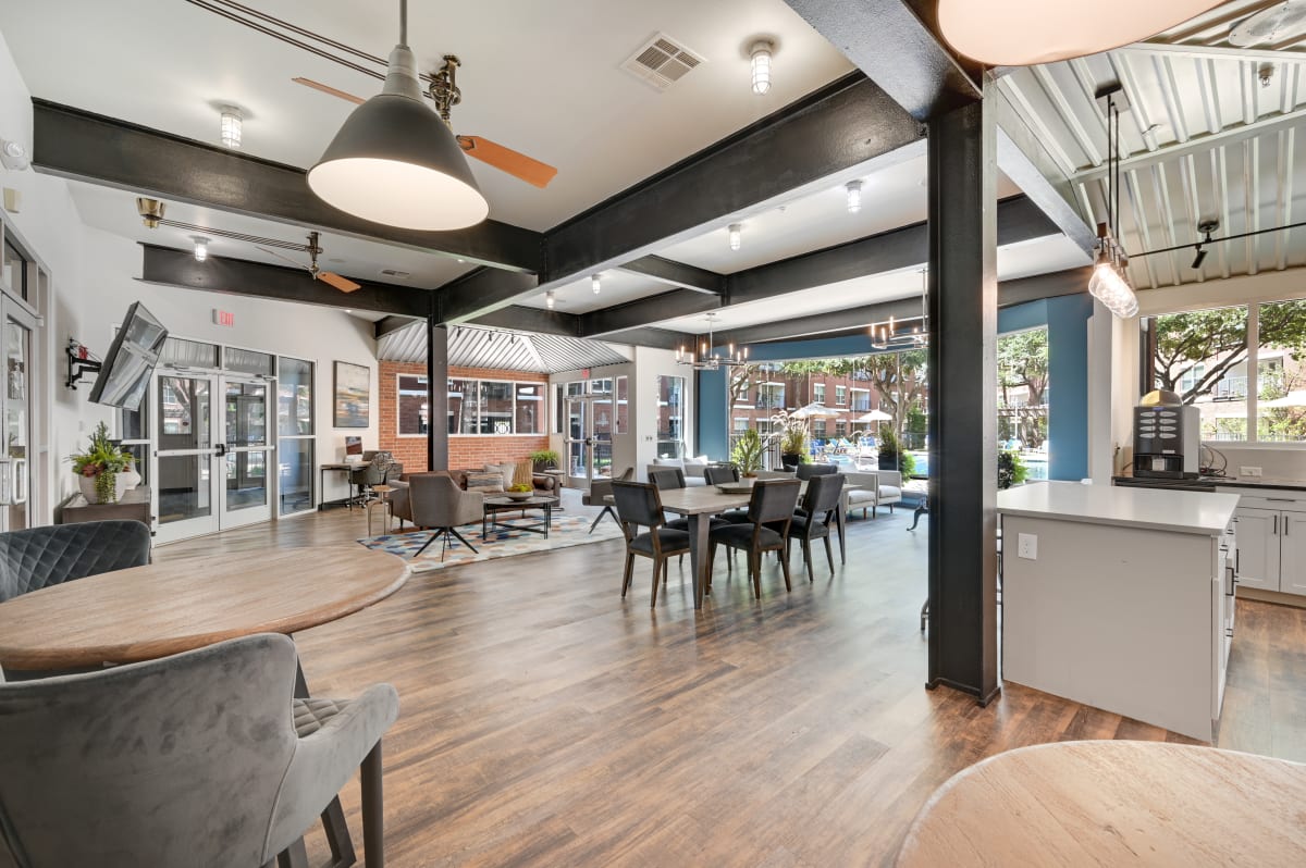 Photos and Video of 5225 Maple in Dallas, TX