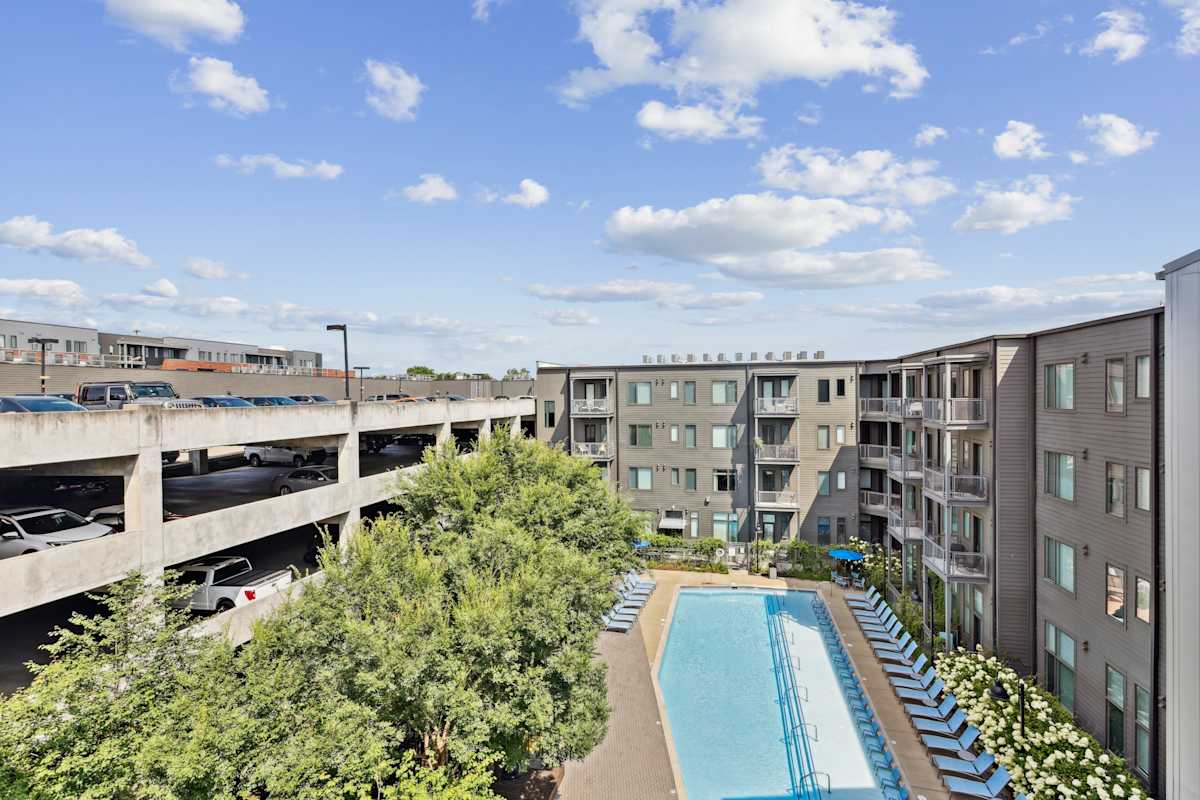 The Flats at Taylor Place community swimming pool - Nashville, TN
