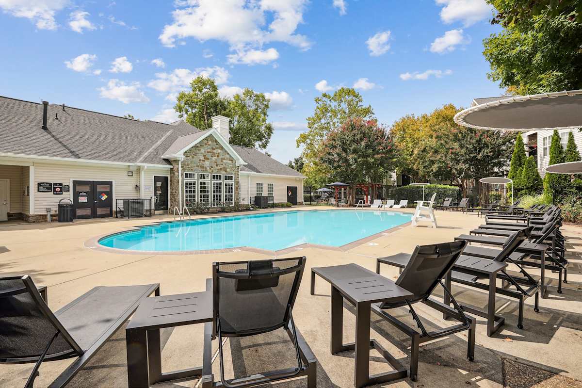 The Lincoln at Fair Oaks swimming pool - Fairfax, VA