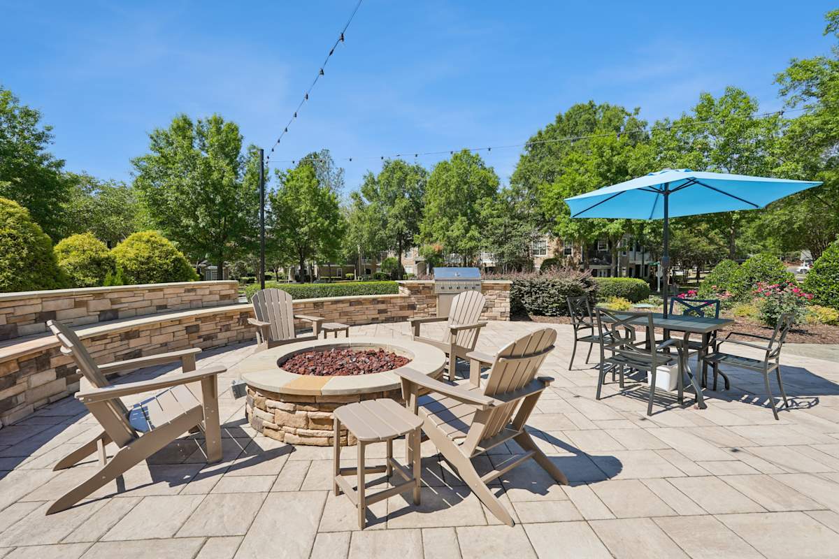 Lodge at Southpoint outdoor patio with fire pit - Durham, NC