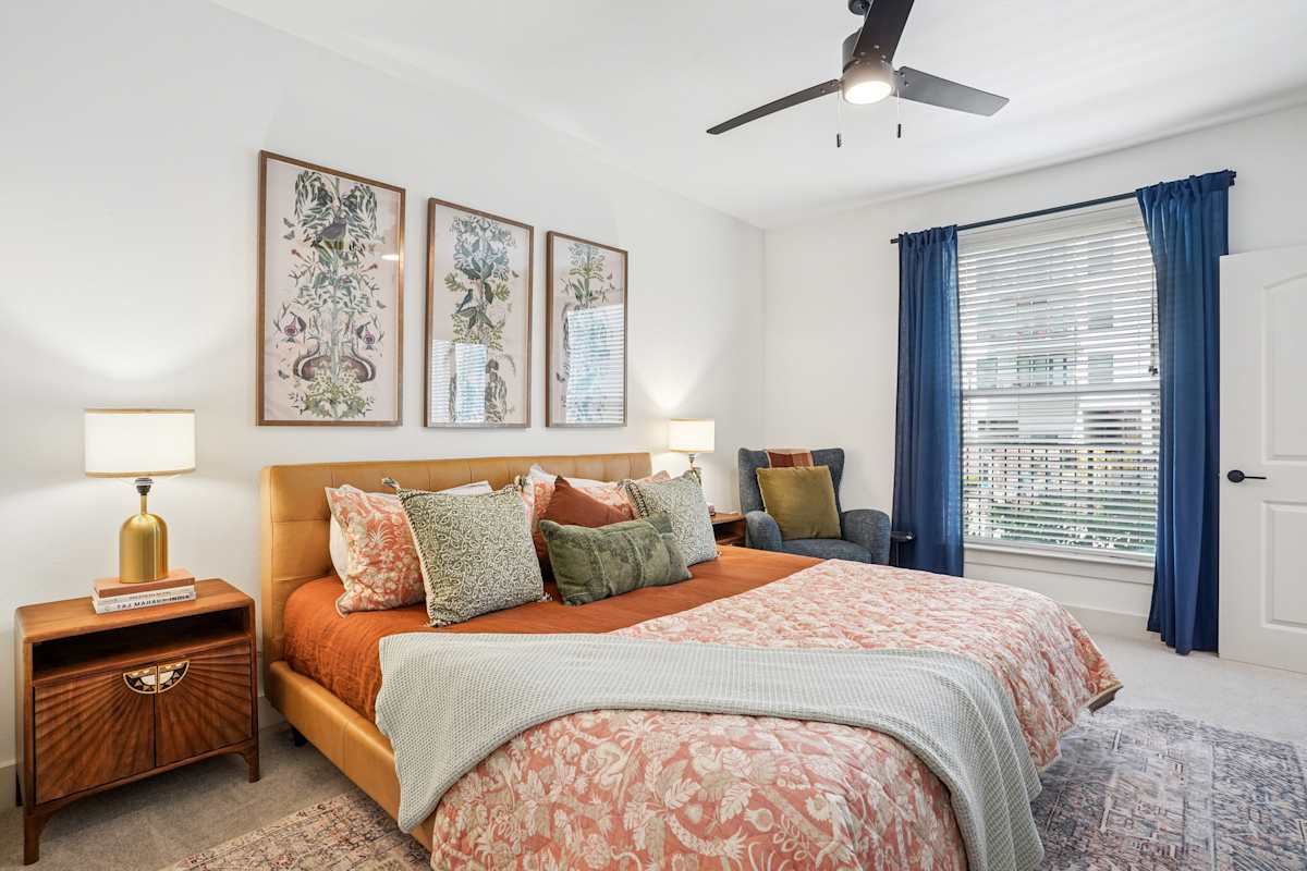 Whitlow apartment bedroom - Lewisville, TX