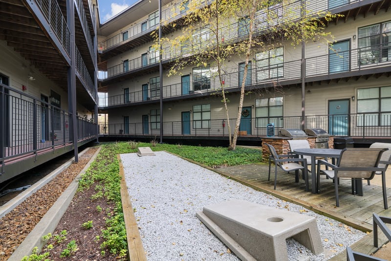 Gale Lofts courtyard with outdoor seating - Nashville, TN