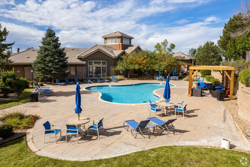 Sonoma Resort at Saddle Rock pool with lounge seating - Aurora, CO