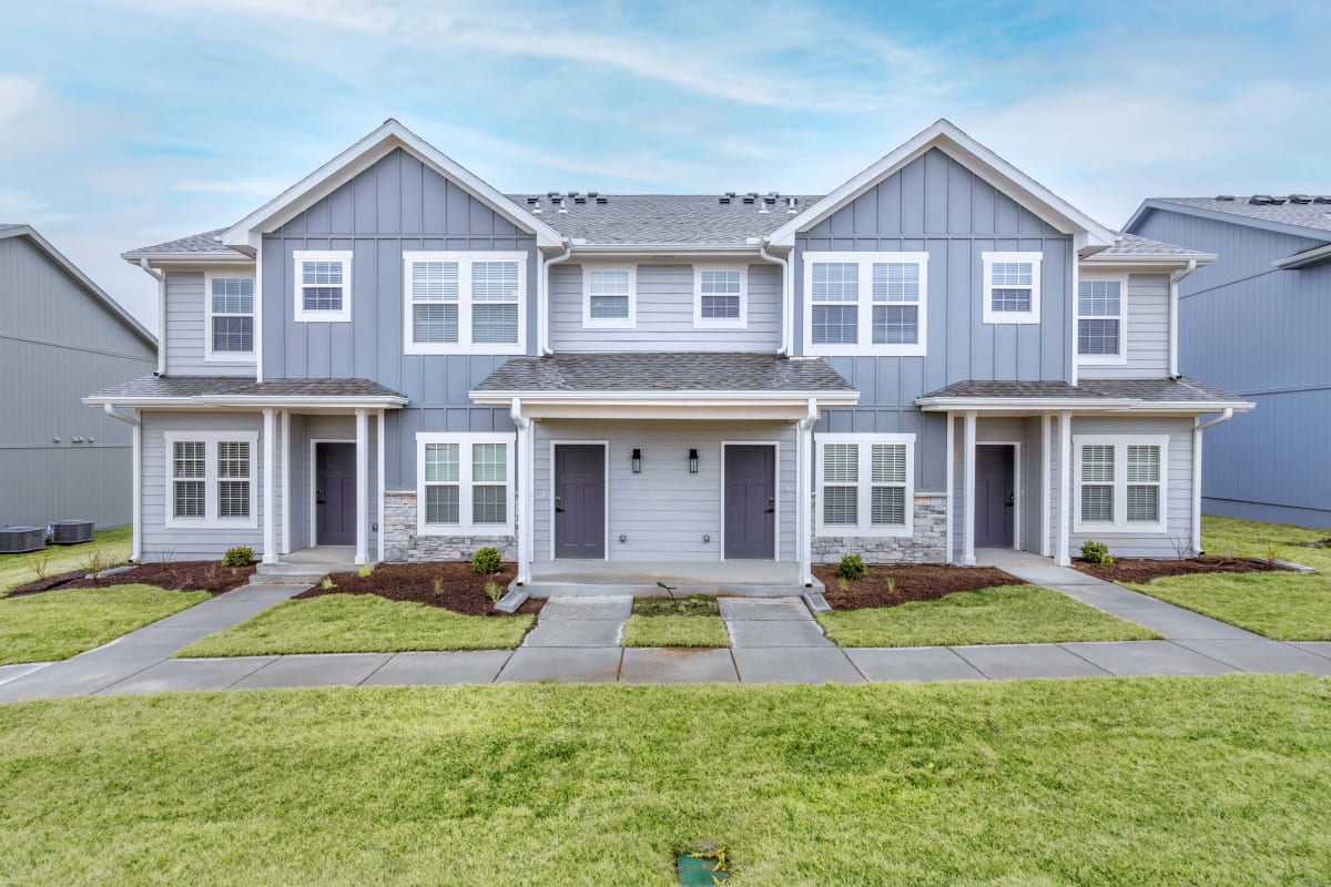 Raymore, MO Apartments The Venue Townhomes Photo Gallery