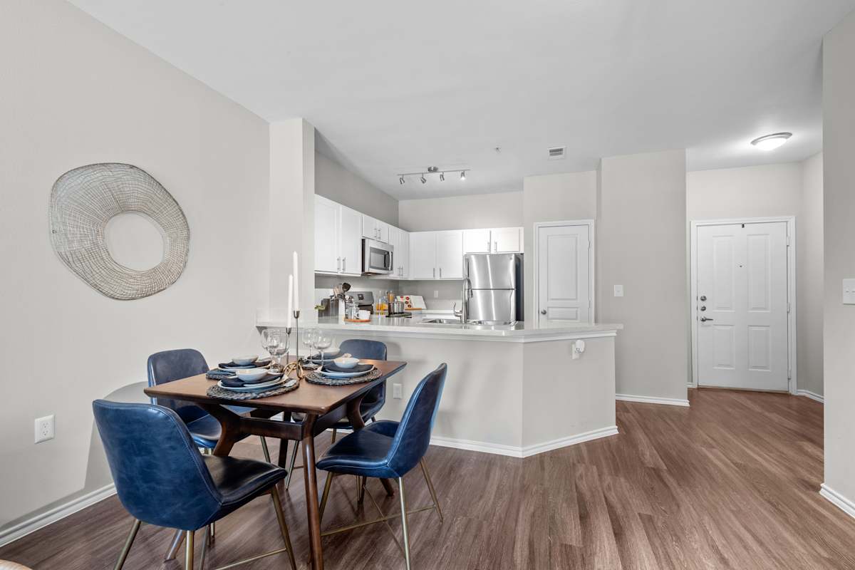 Trails Of White Rock apartment photo
