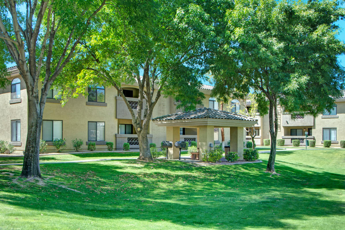 Photo Gallery Reserve at Arrowhead Apartments in Glendale Weidner