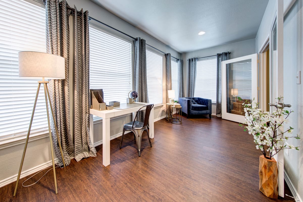 Firestone at West 7th Photo Gallery Fort Worth, TX Weidner