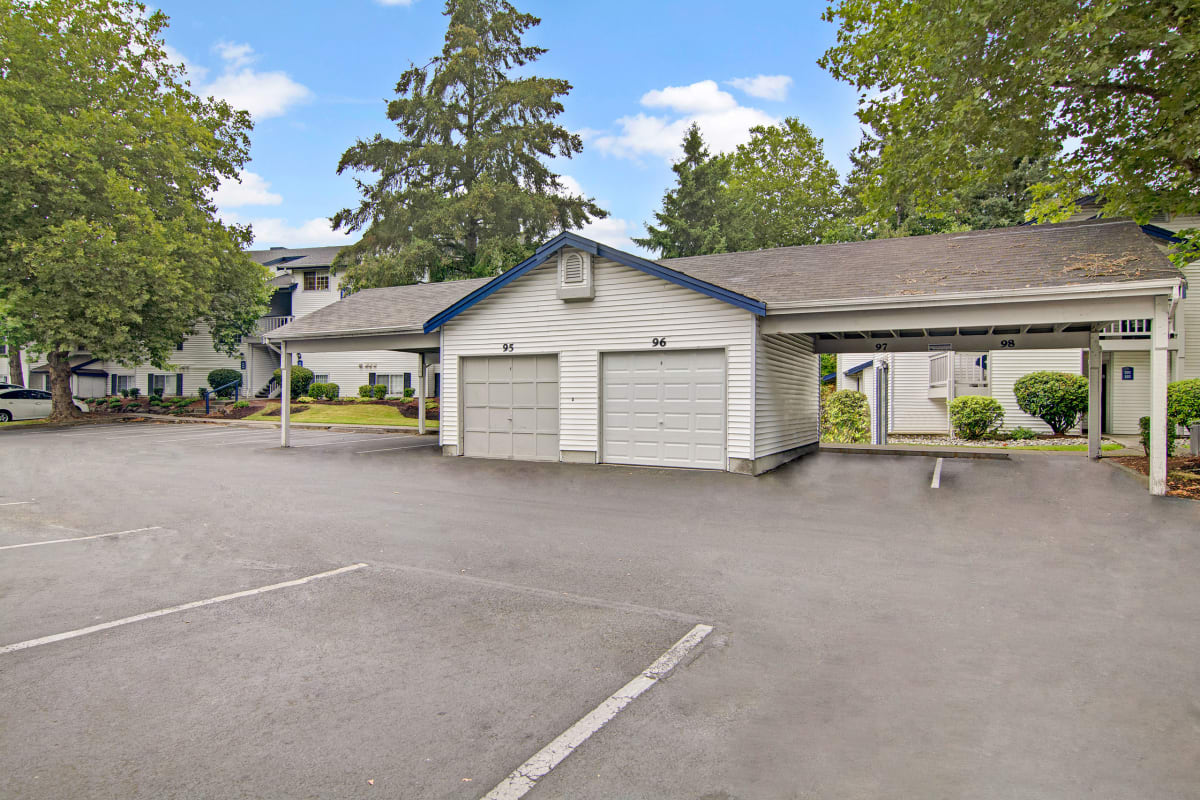 Photo Gallery Island Park Apartments in Shoreline, WA Weidner