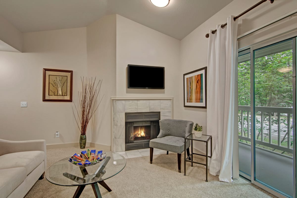 Photo Gallery Island Park Apartments in Shoreline, WA Weidner