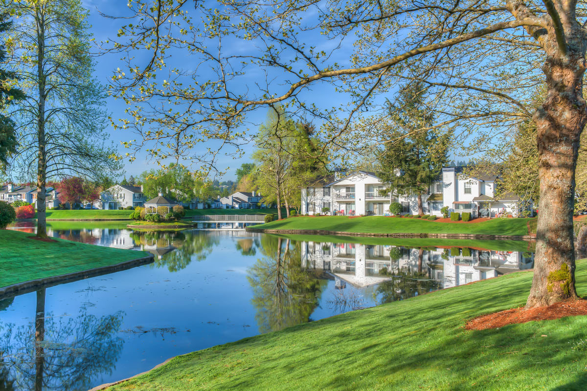 Photo Gallery Island Park Apartments in Shoreline, WA Weidner
