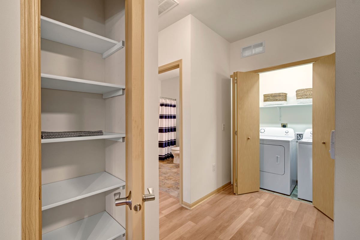 Photo Gallery Swan Creek Apartment Homes in Fitchburg, WI Weidner