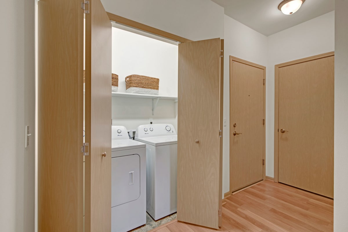 Photo Gallery Swan Creek Apartment Homes in Fitchburg, WI Weidner