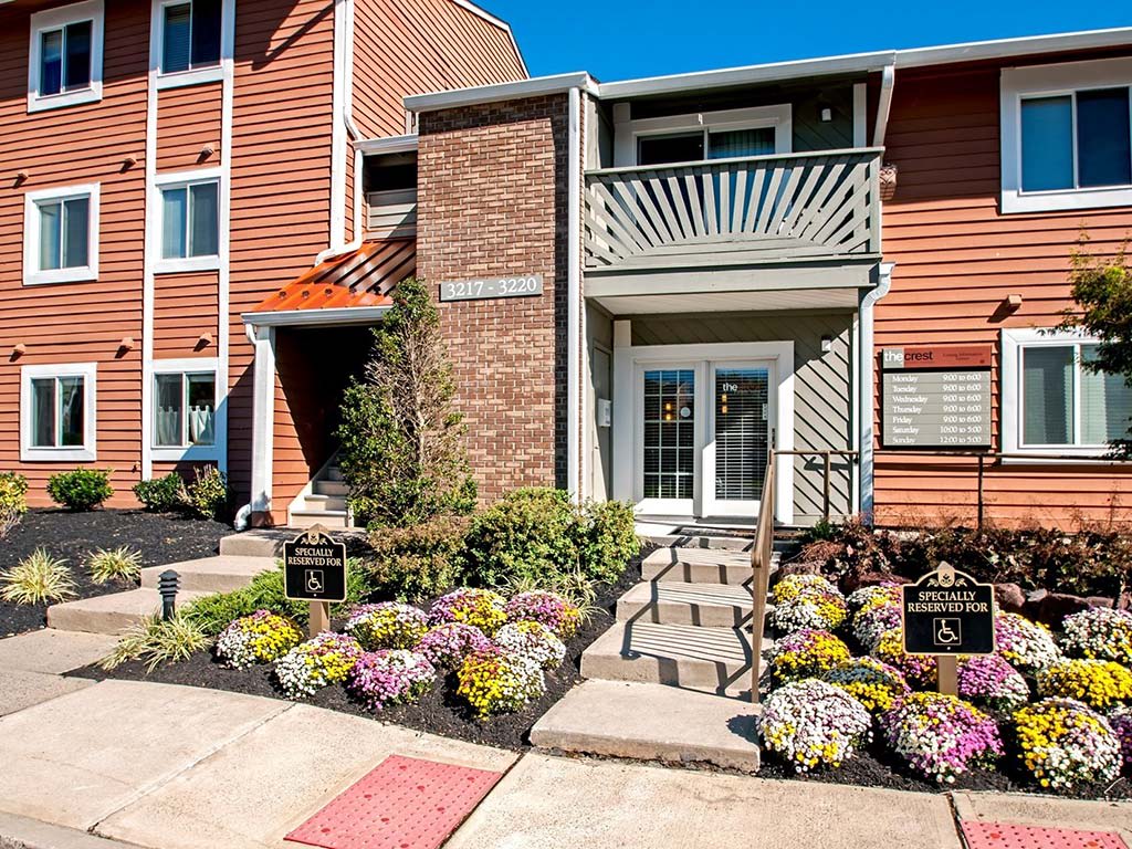 Apartments for Rent in Plainsboro, NJ The Crest