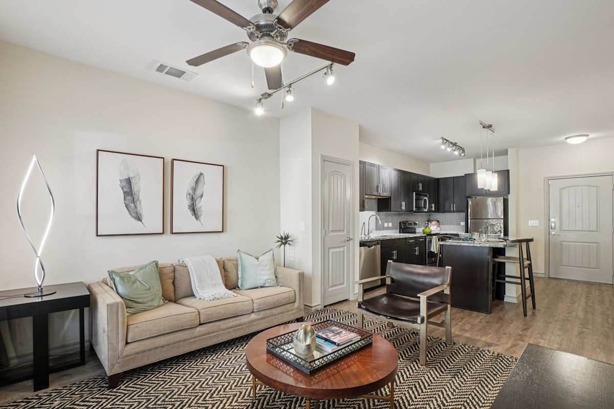 Mercer Crossing apartment photo