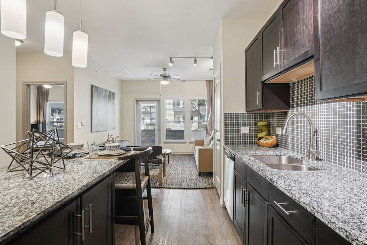 Mercer Crossing apartment photo