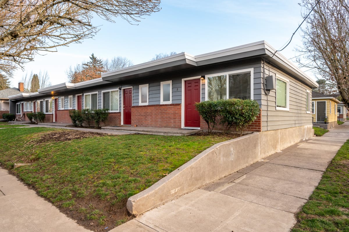 Photos and Video of Clinton Court in Portland OR