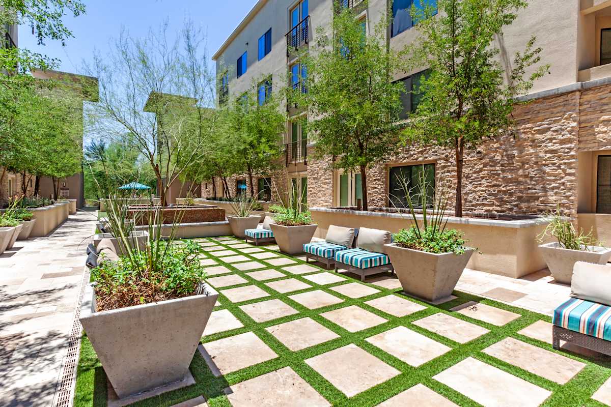 Shared outdoor space at Biltmore at Camelback.