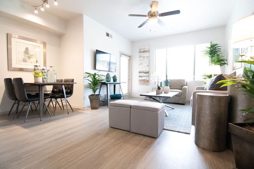 West Phoenix Apartments West Town Court