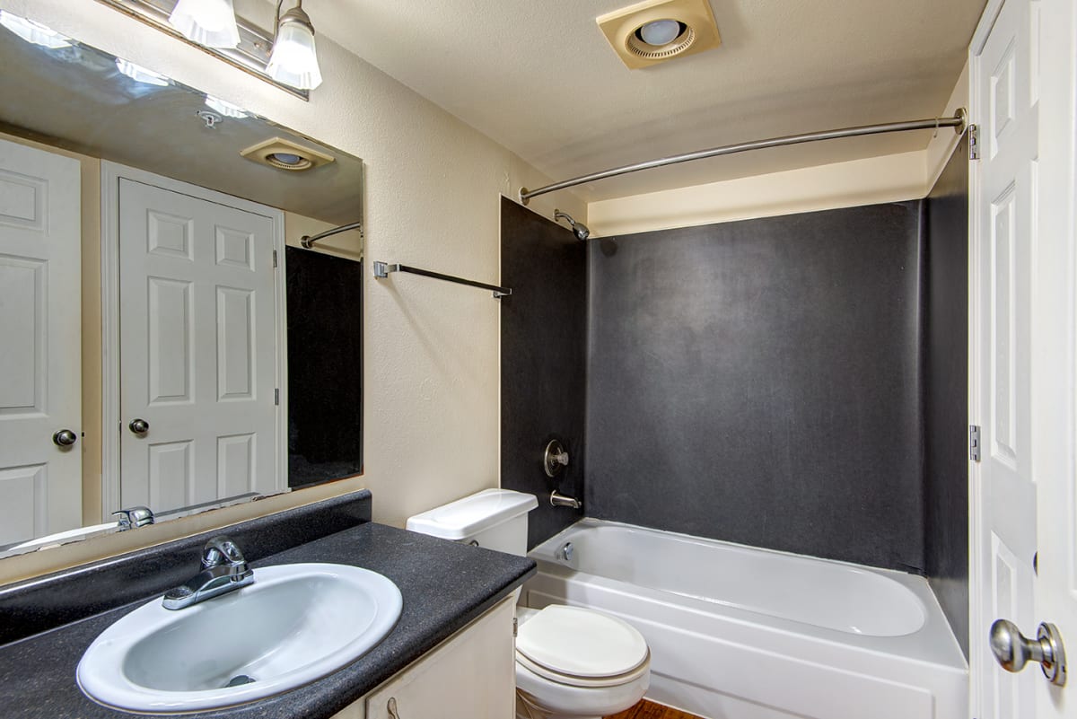 Ellis Court Apartments in Seattle WA Photo Gallery