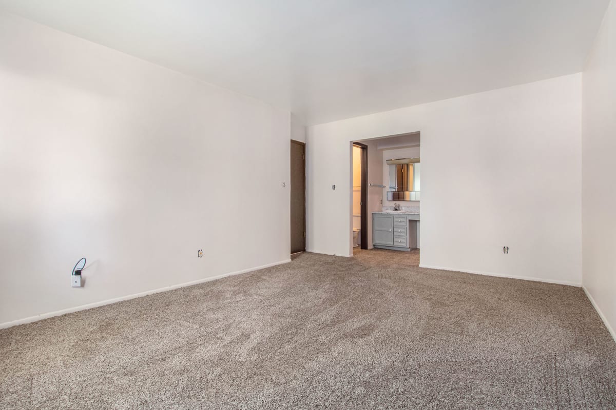 Photos and Video of GREENLEAF in ELKHART, IN