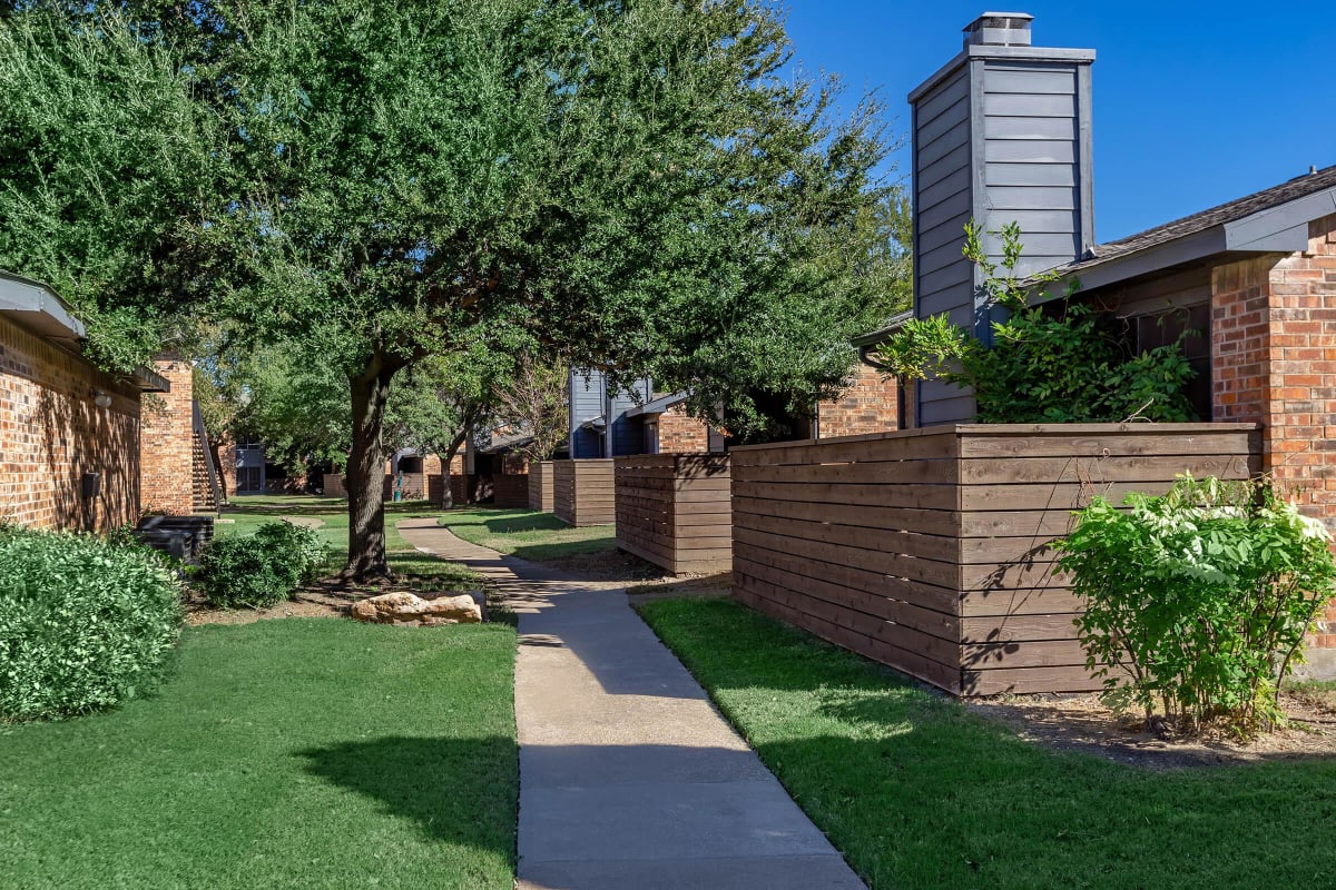 Photos and Video of Oakline Apartments in Richardson, TX
