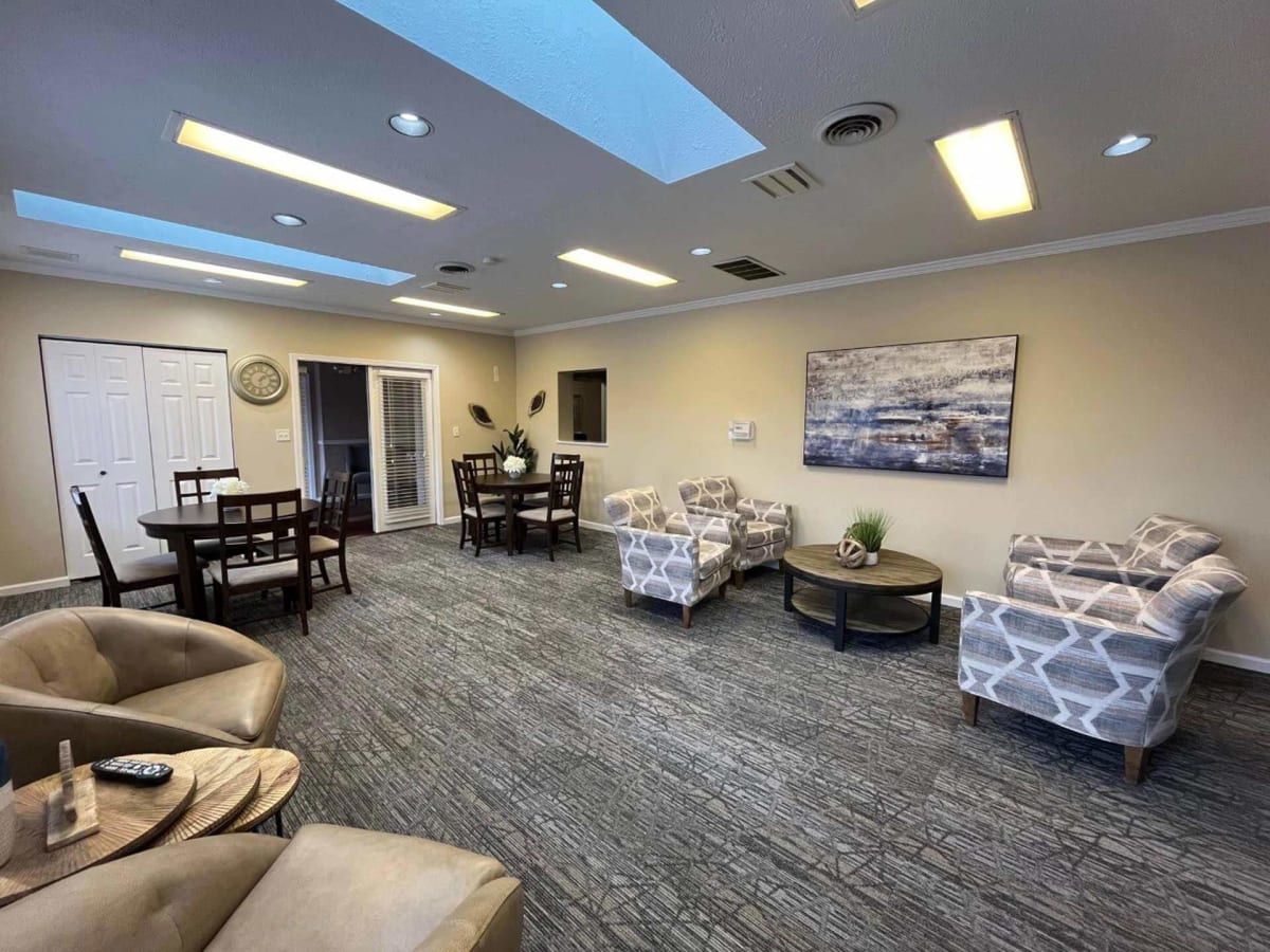 PetFriendly Apartments in Monroeville, PA Deauville Park Apartments