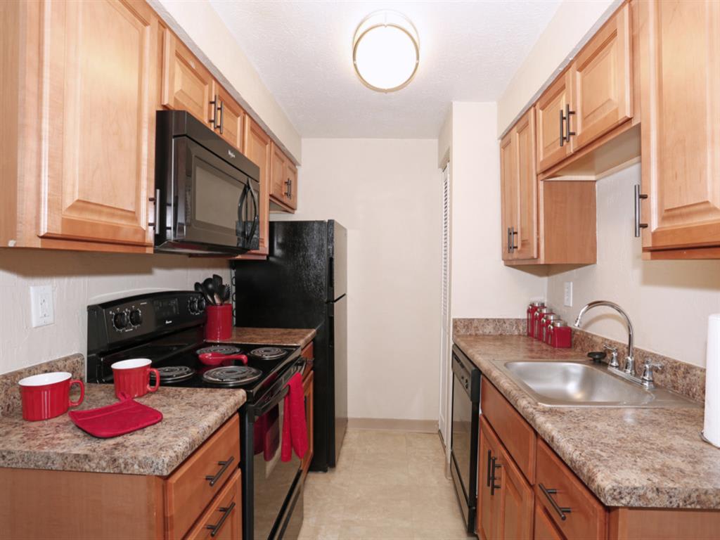PetFriendly Apartments in Monroeville, PA Deauville Park Apartments