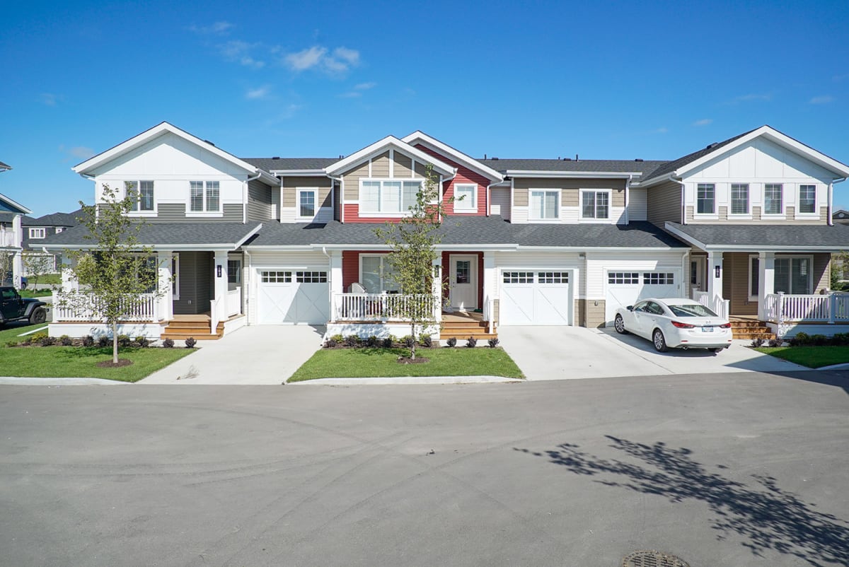 Townhomes for Rent in Winnipeg Lumen at 100 Southview Crescent