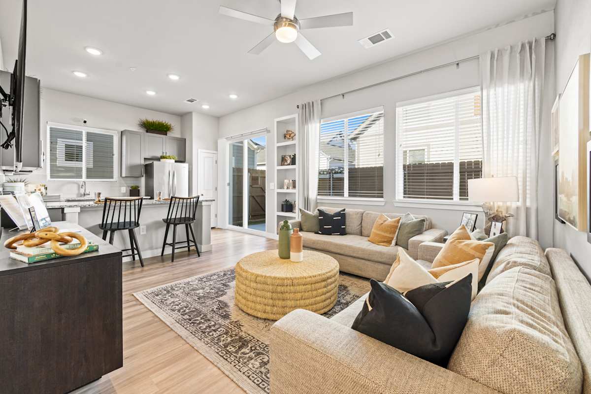 Avilla Lakeridge apartment photo