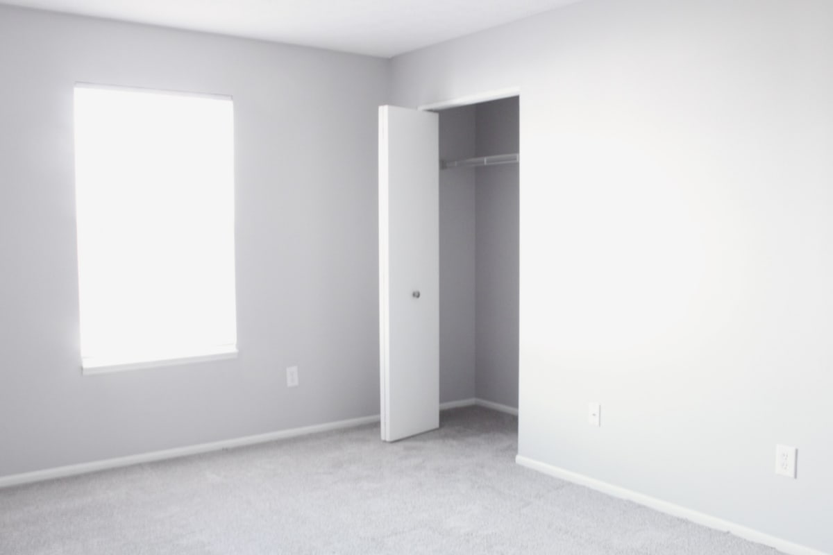 Luxury Apartments for Rent in 43228 Trinity Lakes Apartments